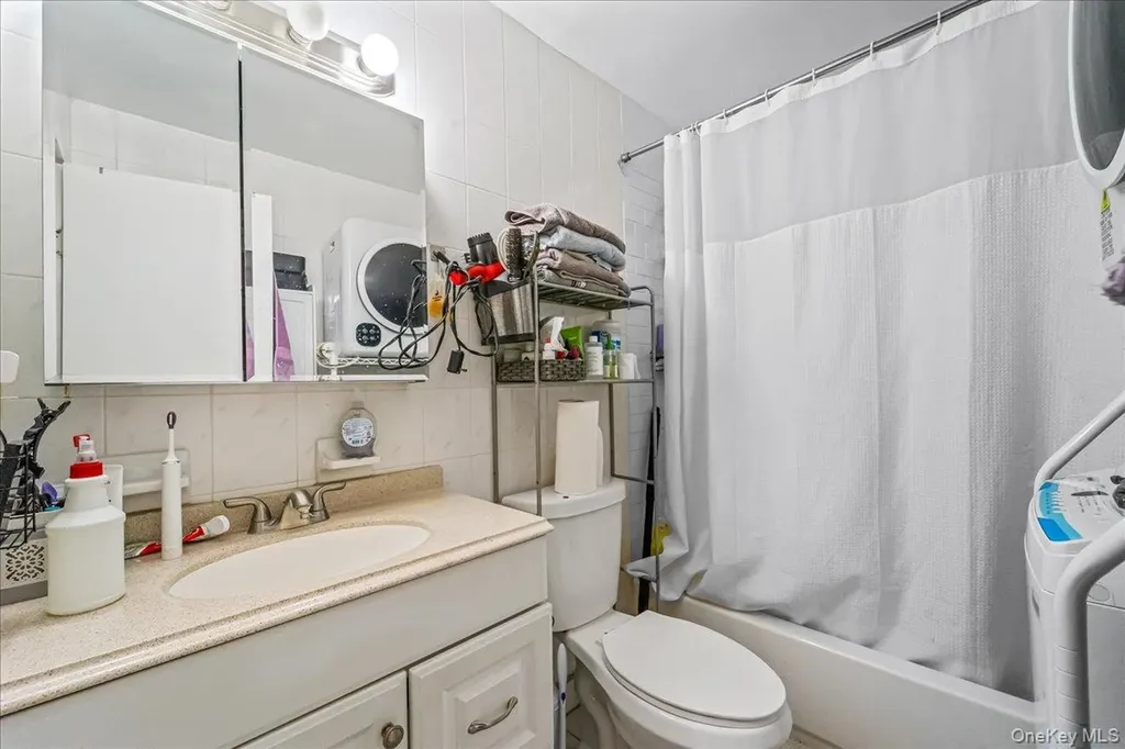 150-02 78th Road Flushing NY 11367