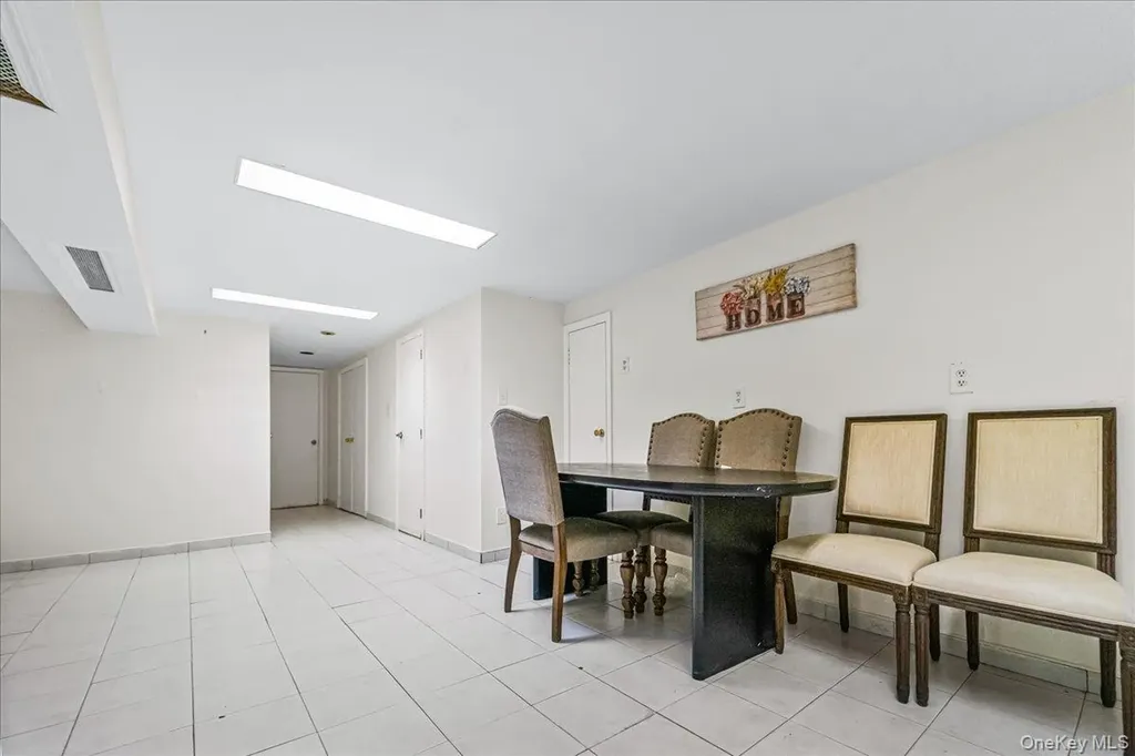 150-02 78th Road Flushing NY 11367