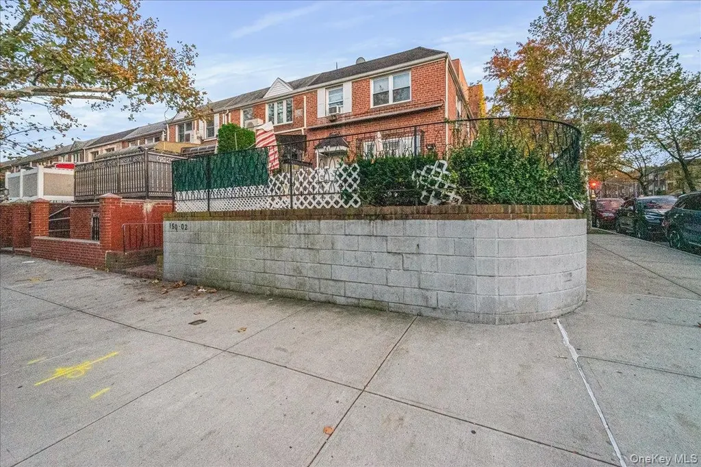 150-02 78th Road Flushing NY 11367