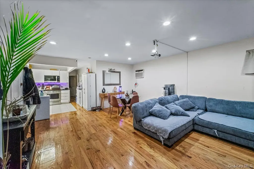 150-02 78th Road Flushing NY 11367