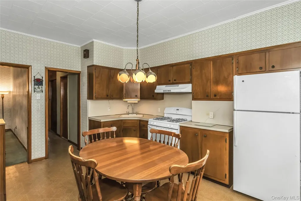 61-22 56th Drive Maspeth NY 11378