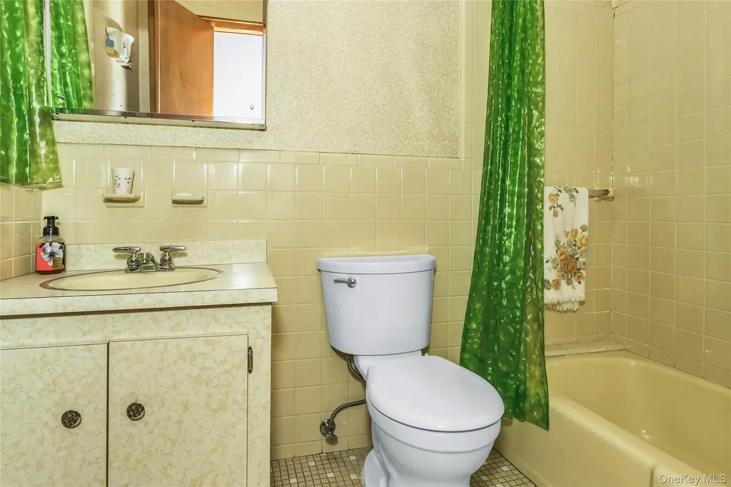 61-22 56th Drive Maspeth NY 11378
