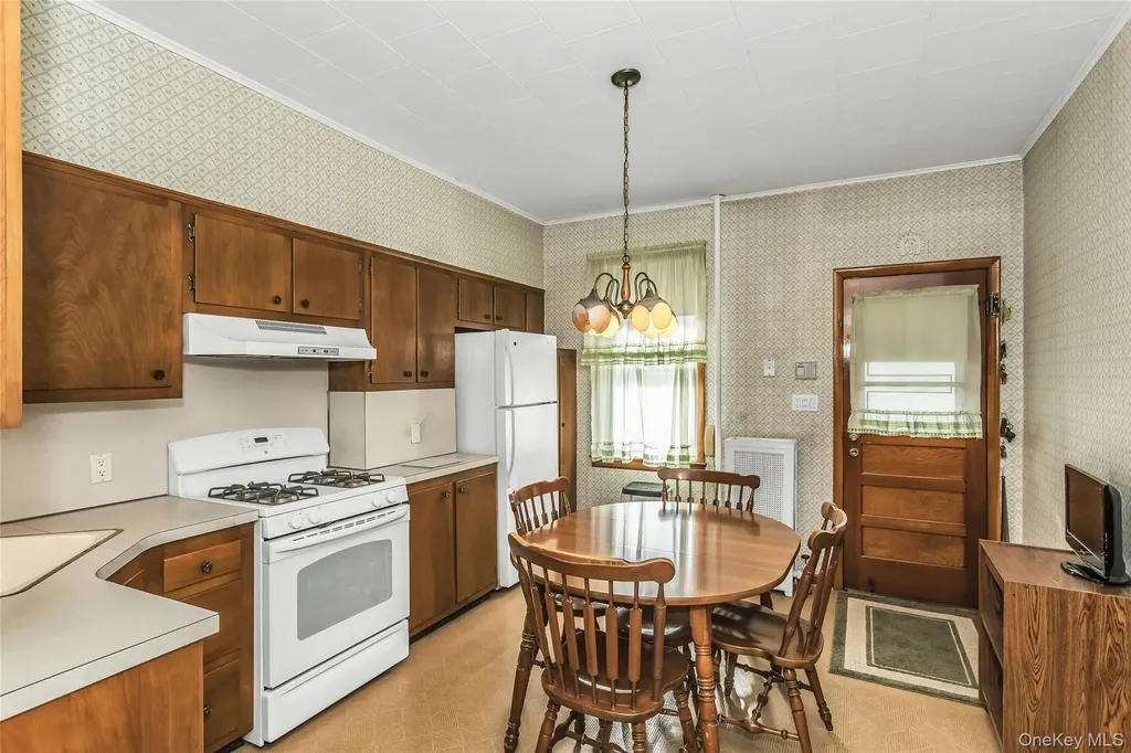 61-22 56th Drive Maspeth NY 11378