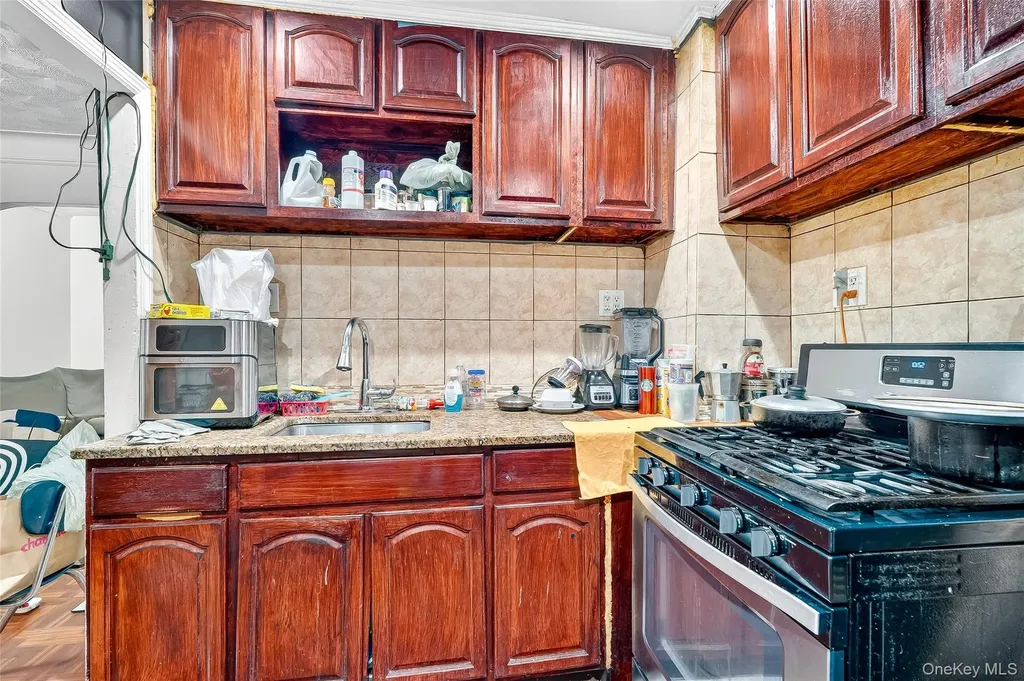 1052 Evergreen Avenue Bronx NY 10472