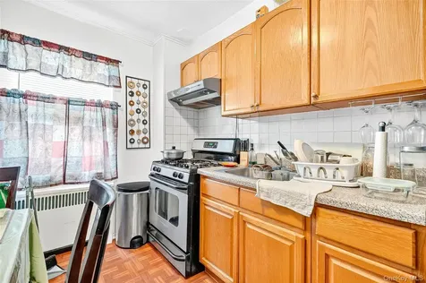 1052 Evergreen Avenue Bronx NY 10472