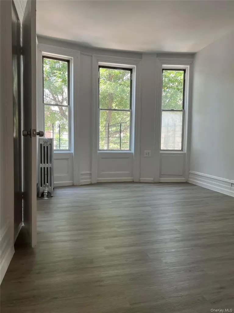 1810 Barnes Avenue Bronx NY 10462