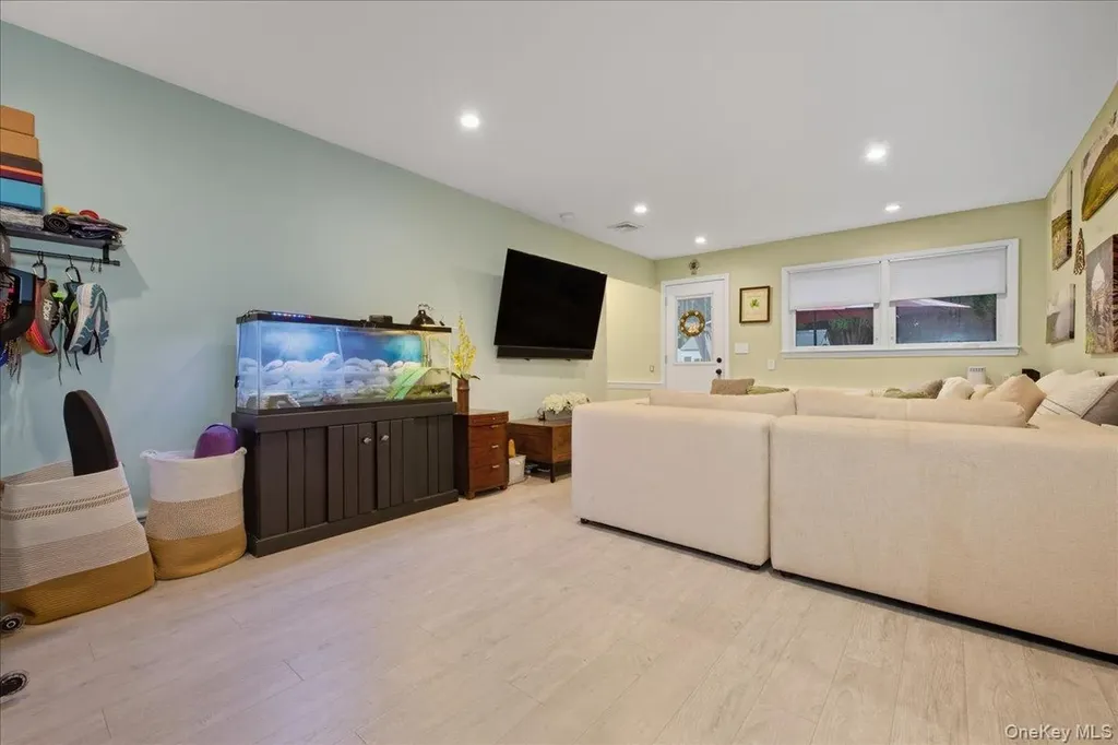 1800 Carlisle Place Merrick NY 11566
