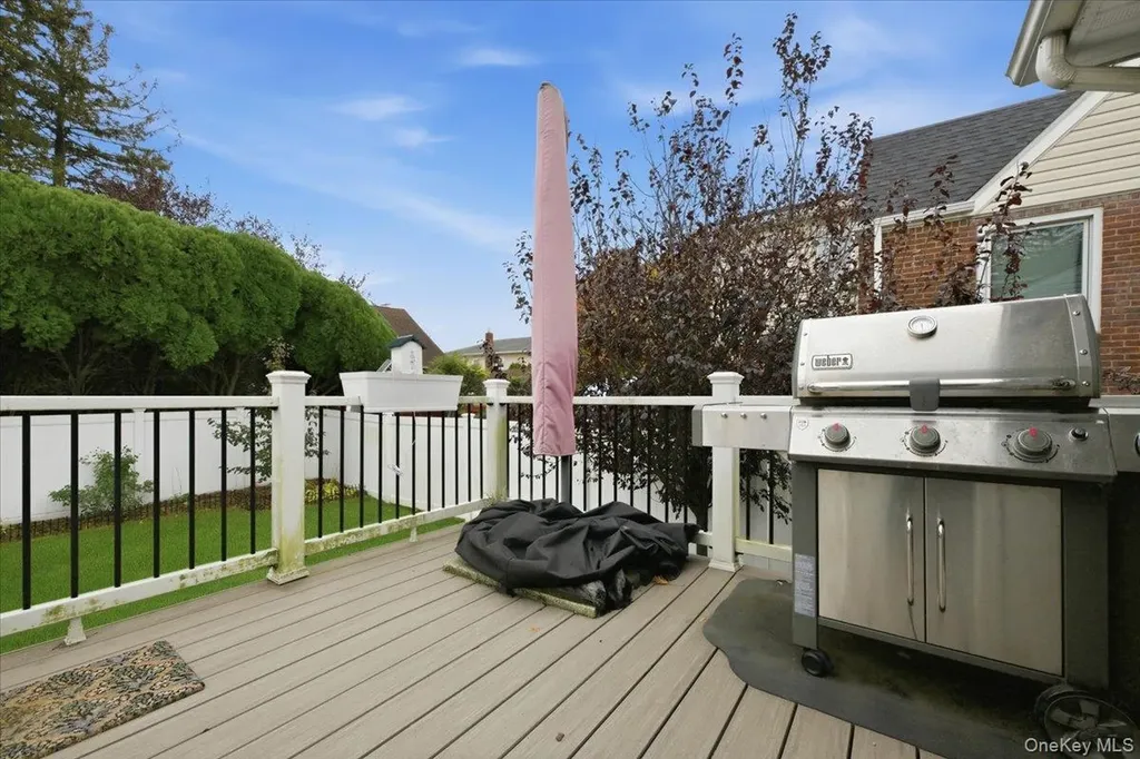 1800 Carlisle Place Merrick NY 11566