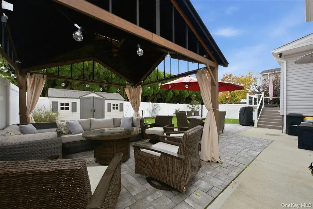 1800 Carlisle Place Merrick NY 11566