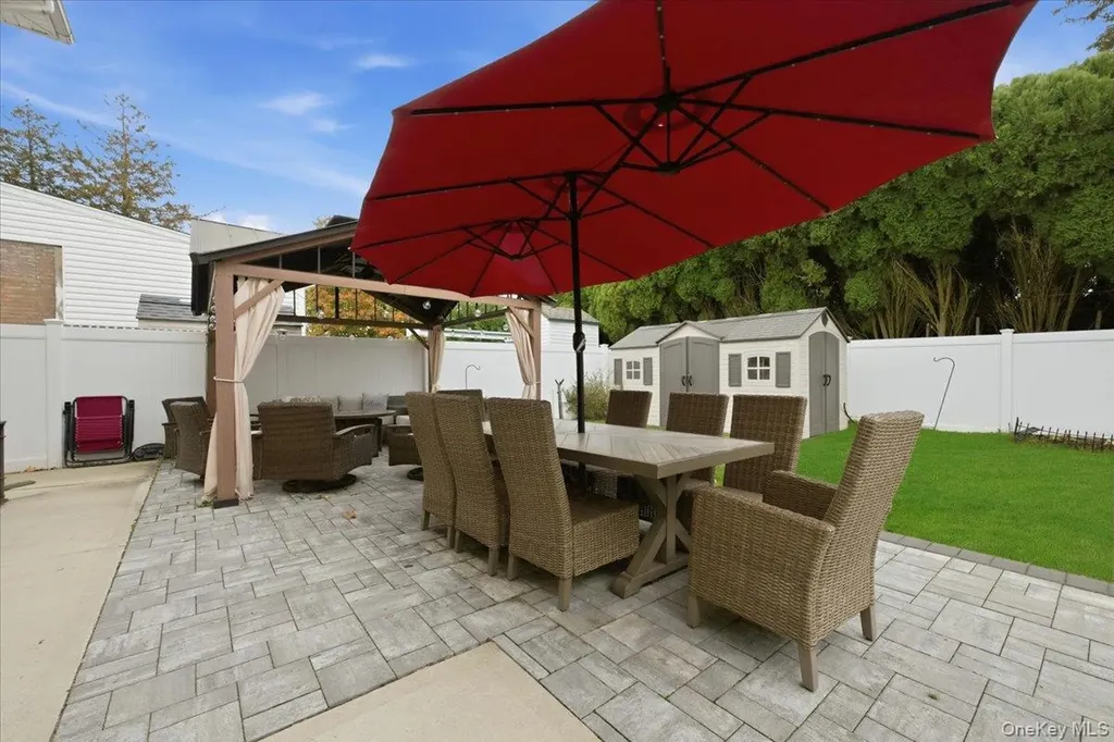 1800 Carlisle Place Merrick NY 11566