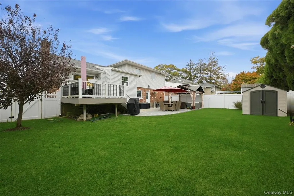1800 Carlisle Place Merrick NY 11566
