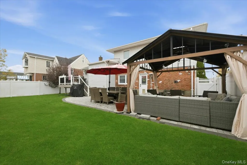 1800 Carlisle Place Merrick NY 11566