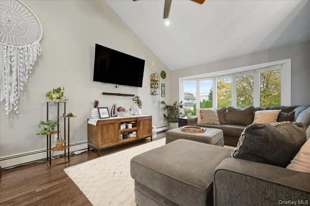1800 Carlisle Place Merrick NY 11566
