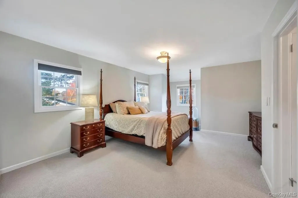 311 Devon Lane Smithtown NY 11787