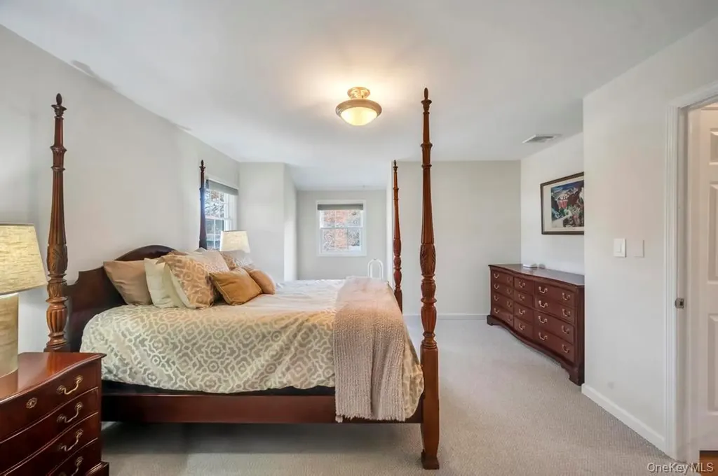 311 Devon Lane Smithtown NY 11787