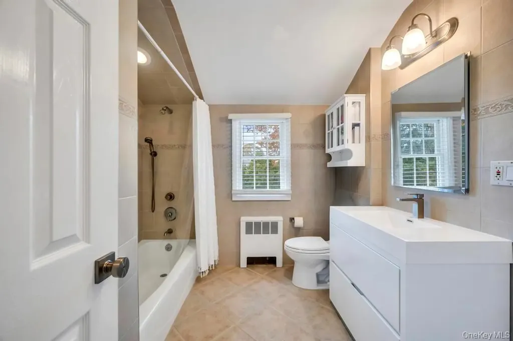 311 Devon Lane Smithtown NY 11787