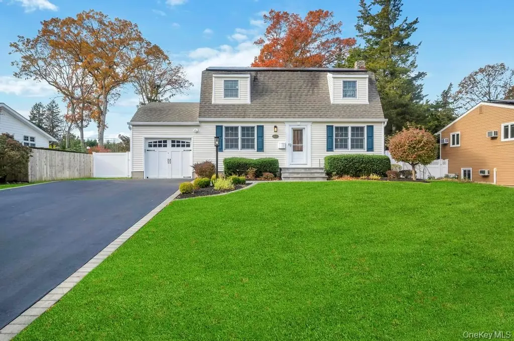 311 Devon Lane Smithtown NY 11787