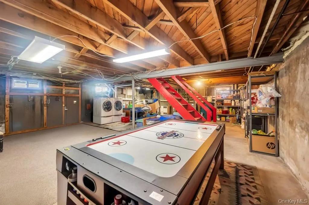 311 Devon Lane Smithtown NY 11787