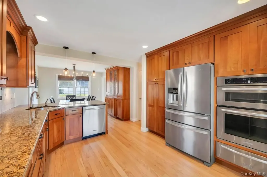 311 Devon Lane Smithtown NY 11787