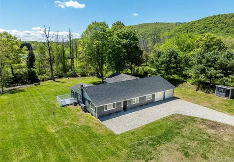 786 N Clove Road Millbrook NY 12585