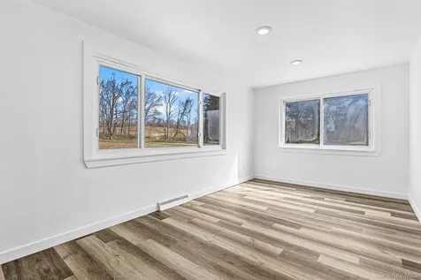 786 N Clove Road Millbrook NY 12585