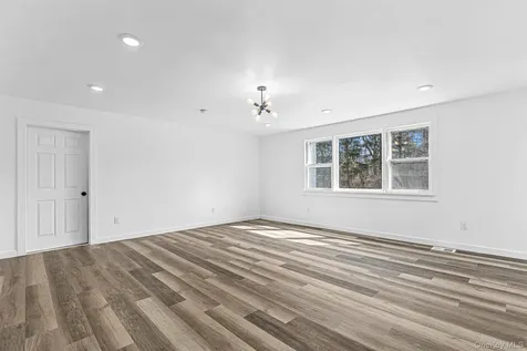 786 N Clove Road Millbrook NY 12585