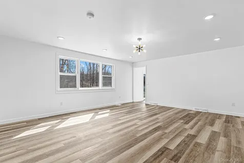 786 N Clove Road Millbrook NY 12585