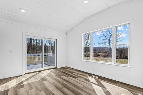 786 N Clove Road Millbrook NY 12585
