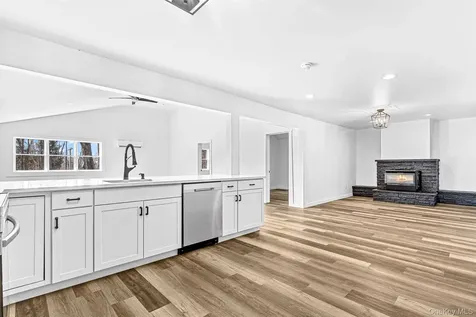 786 N Clove Road Millbrook NY 12585