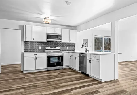 786 N Clove Road Millbrook NY 12585