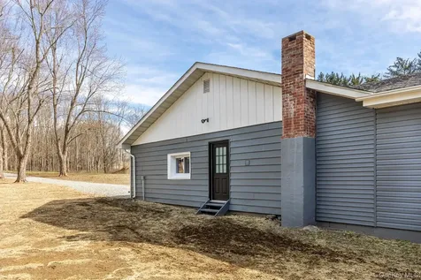 786 N Clove Road Millbrook NY 12585