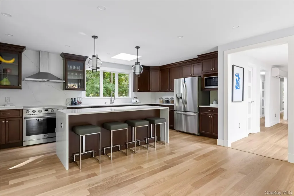 25 Wood Road Sands Point NY 11050