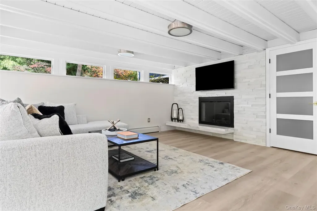 25 Wood Road Sands Point NY 11050