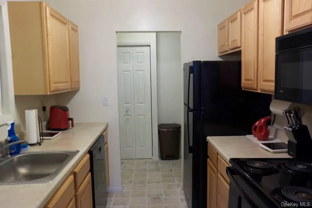 76 Sterling Beacon NY 12508