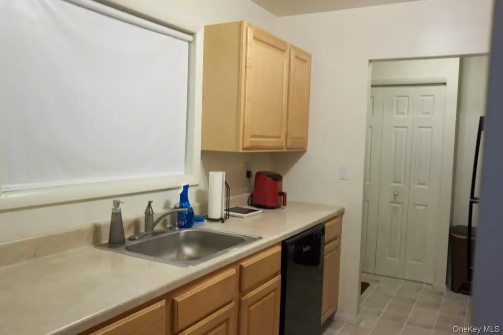 76 Sterling Beacon NY 12508