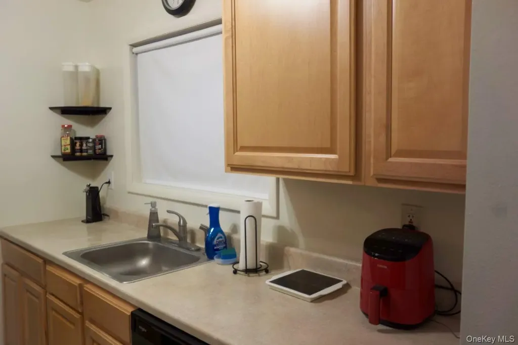 76 Sterling Beacon NY 12508