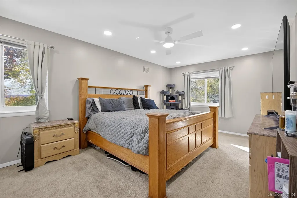 2203 Mulberry Court Poughkeepsie NY 12603