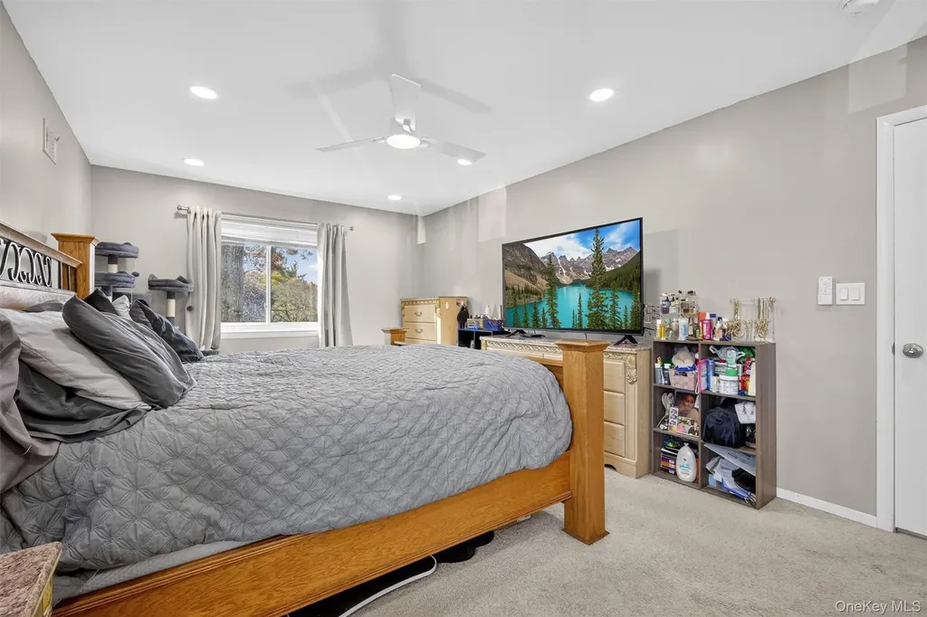 2203 Mulberry Court Poughkeepsie NY 12603