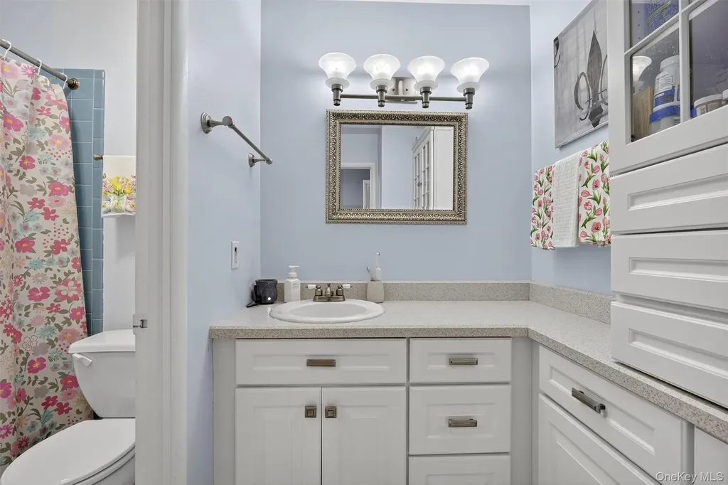 2203 Mulberry Court Poughkeepsie NY 12603