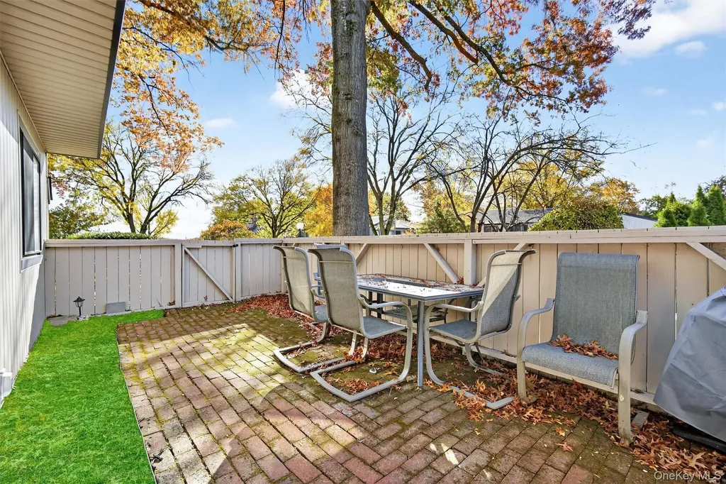 2203 Mulberry Court Poughkeepsie NY 12603