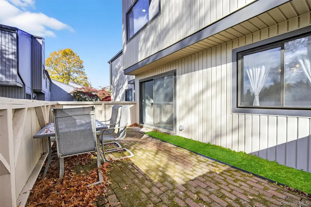 2203 Mulberry Court Poughkeepsie NY 12603