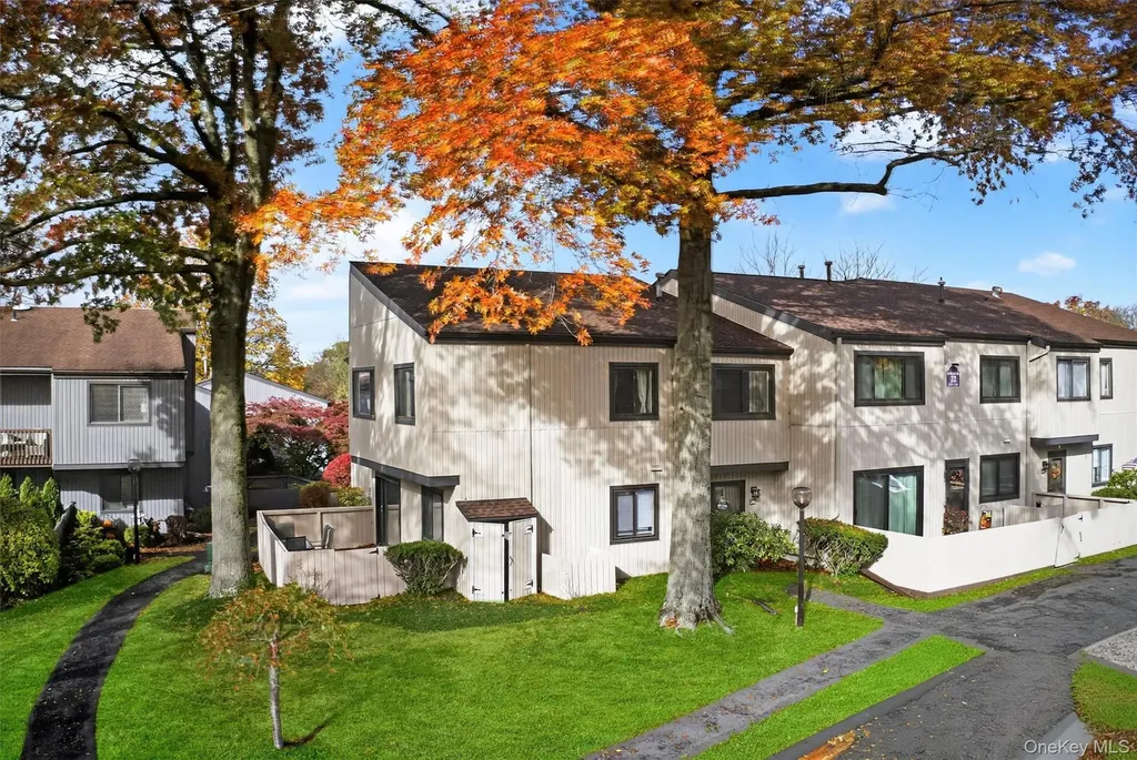 2203 Mulberry Court Poughkeepsie NY 12603