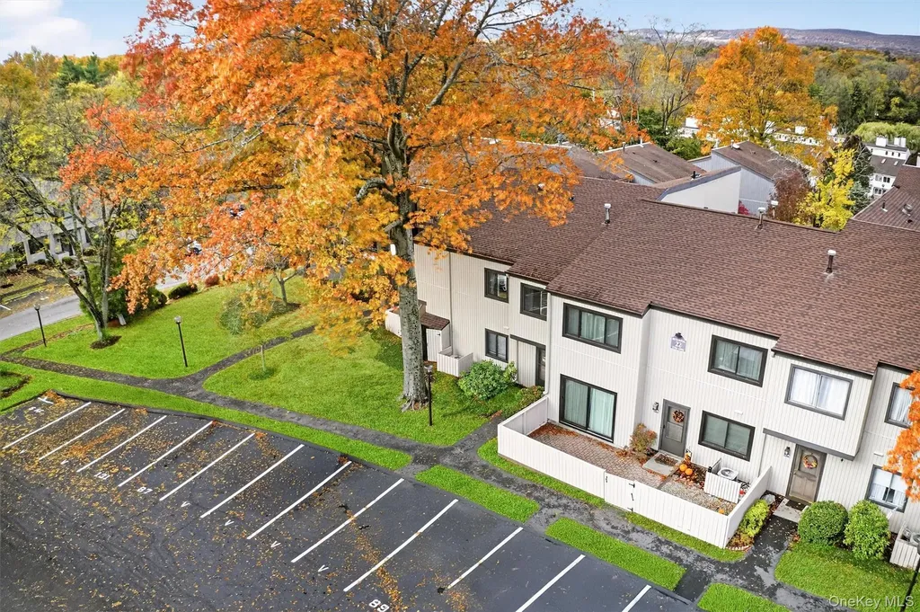 2203 Mulberry Court Poughkeepsie NY 12603