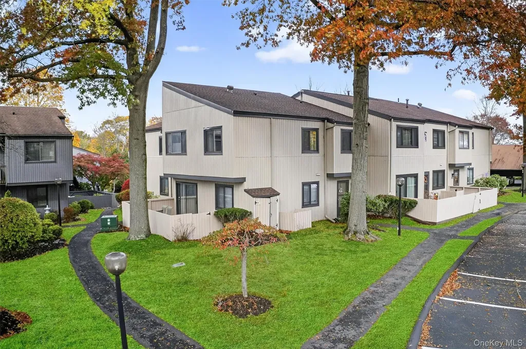 2203 Mulberry Court Poughkeepsie NY 12603