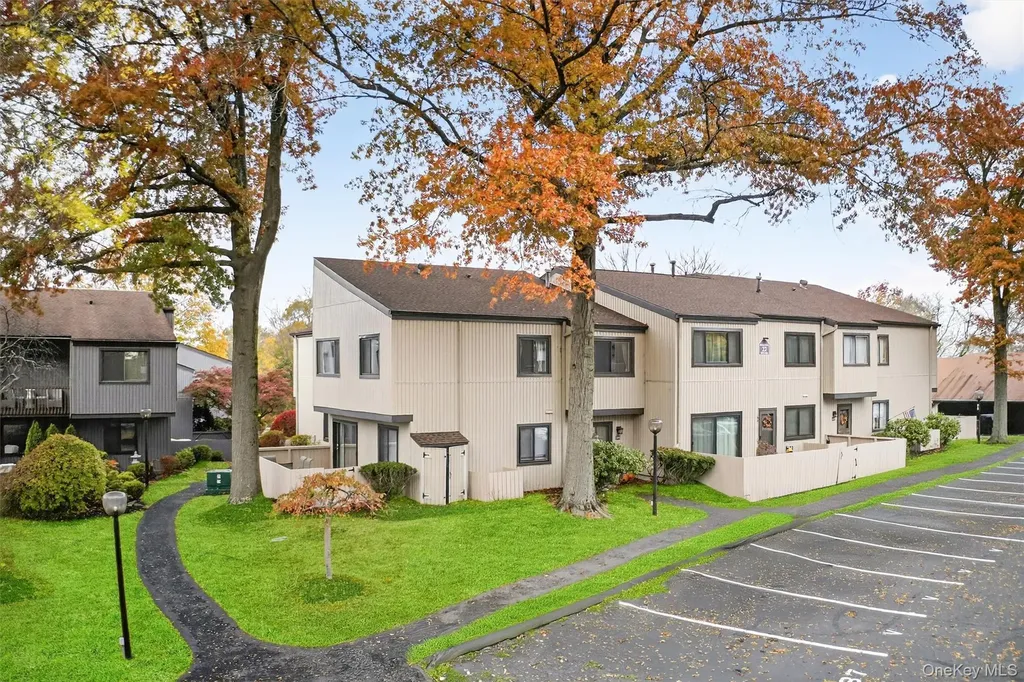 2203 Mulberry Court Poughkeepsie NY 12603