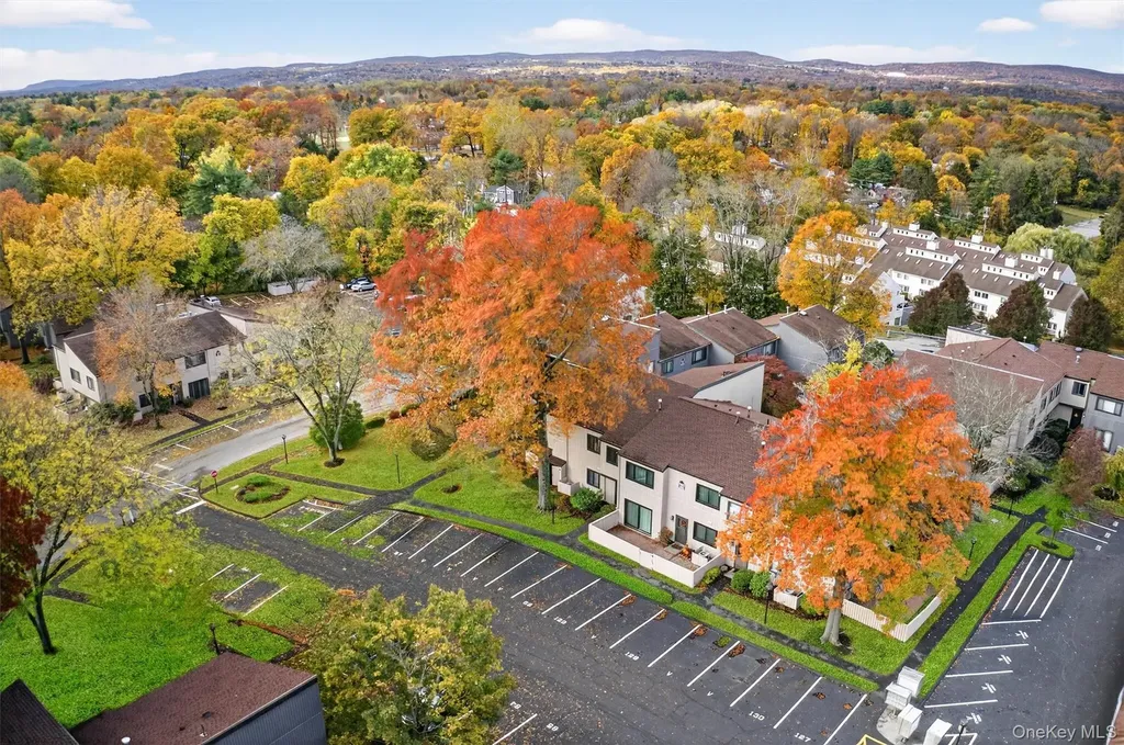 2203 Mulberry Court Poughkeepsie NY 12603