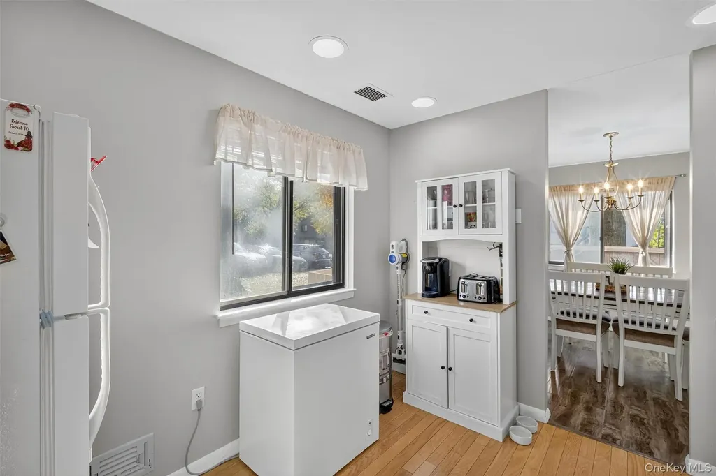 2203 Mulberry Court Poughkeepsie NY 12603