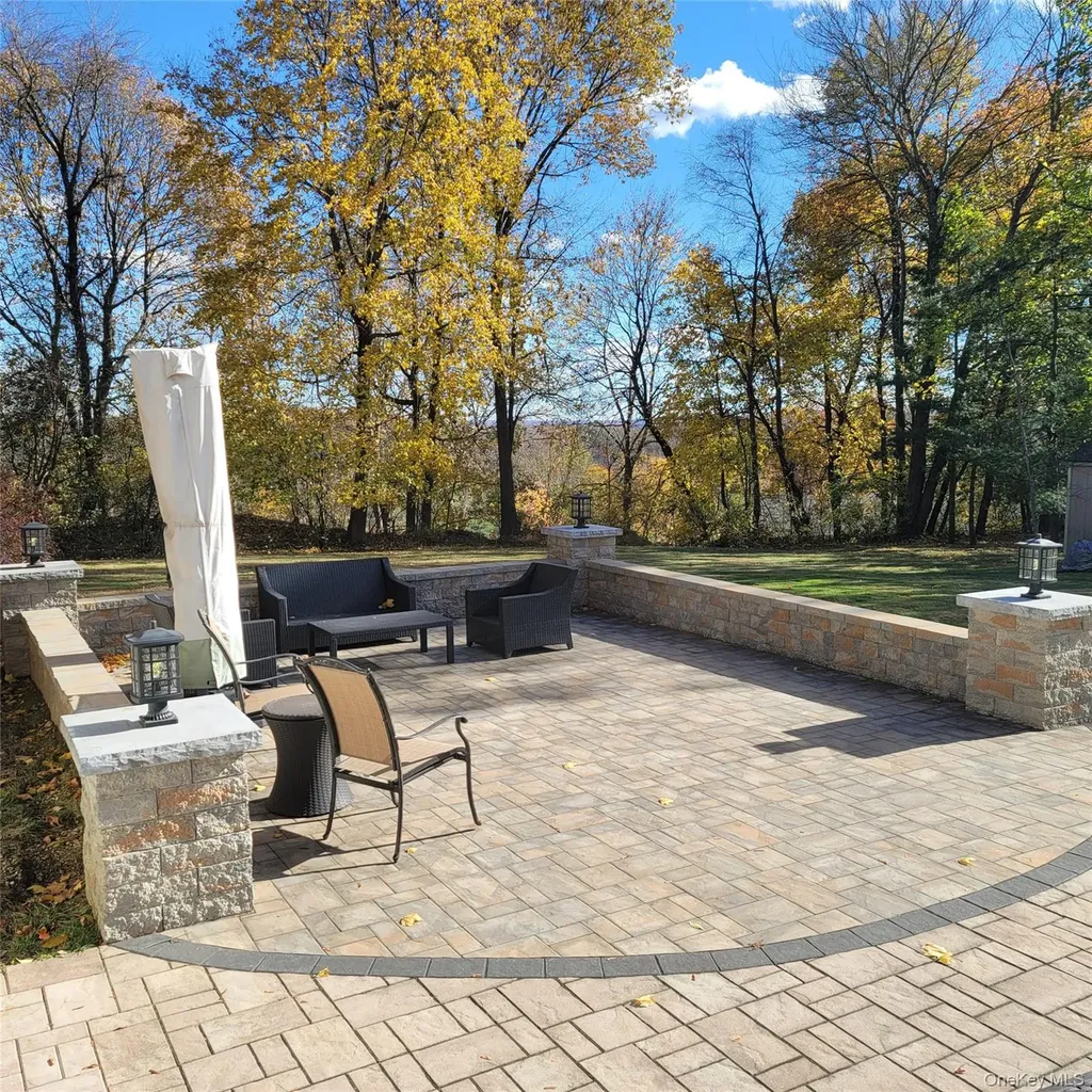 48 Overlook Drive Mahopac NY 10541