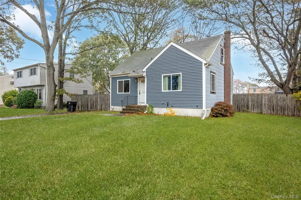 1137 Namdac Avenue Bay Shore NY 11706