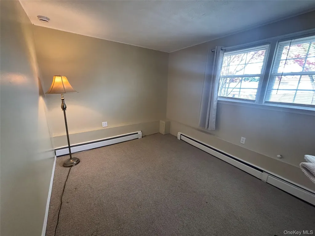 293 Concord Avenue Lindenhurst NY 11757